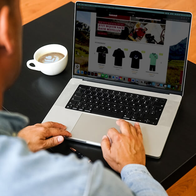 traditional-website-development-vs-website-as-a-service-1